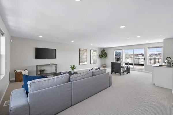 $1,085,000 | 875 Fls Passage West, Unit C, St. Paul, MN 55116