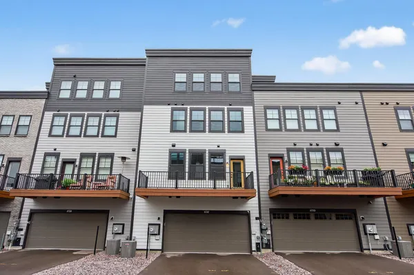 $1,085,000 | 875 Fls Passage West, Unit C, St. Paul, MN 55116