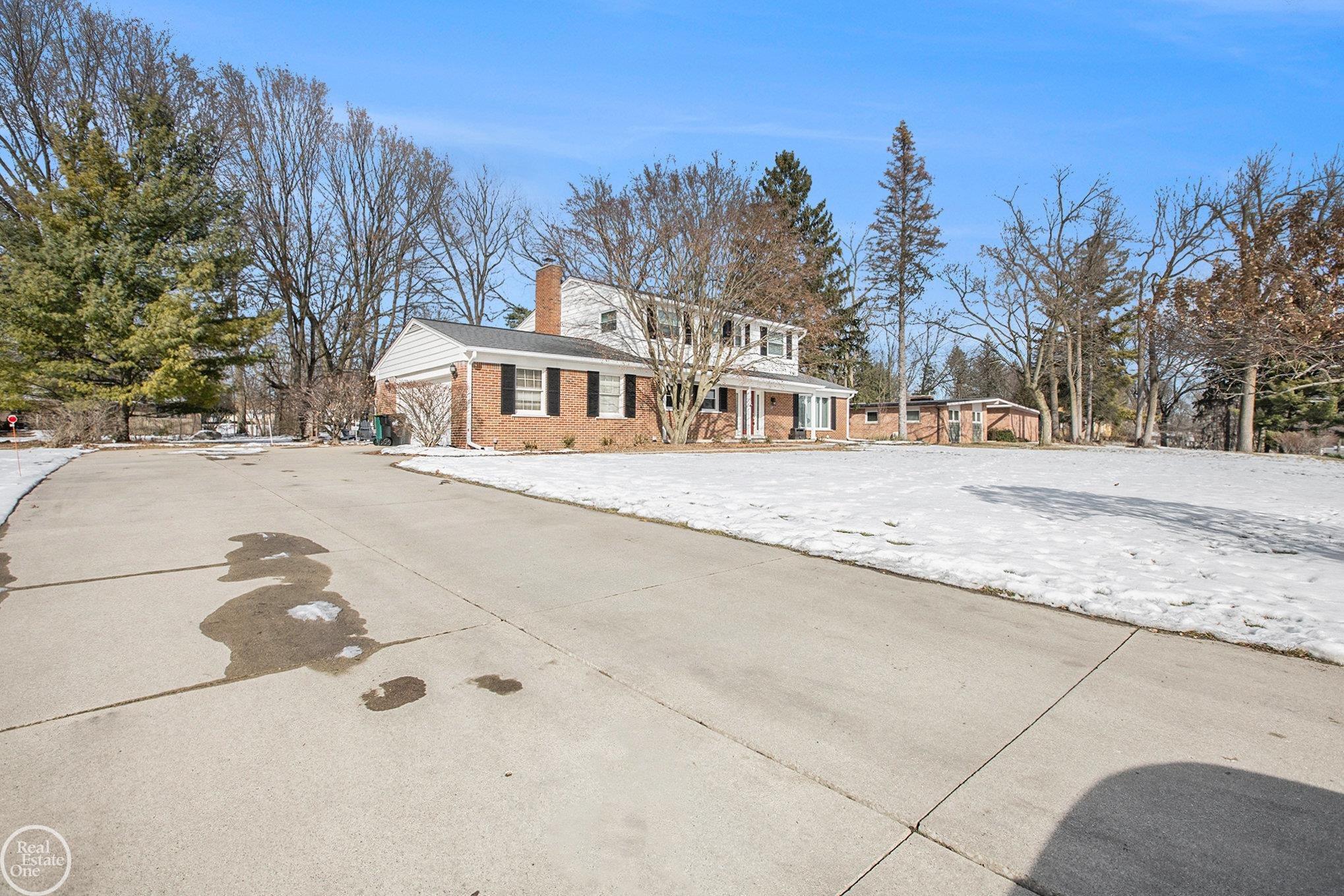 36144 West Lyman Road Farmington, MI 48331 - Photo 3 of 26