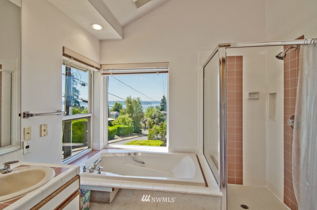 4108 Southwest Thistle Street Seattle, WA 98136 - Photo 17 of 25 Gallery Image 17