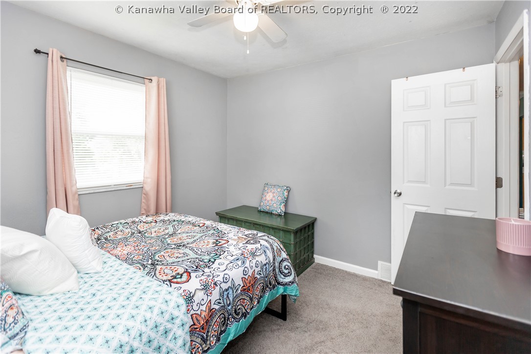 2022 Mount Vernon Road Hurricane, WV 25526 - Photo 19 of 34 Gallery Image 19