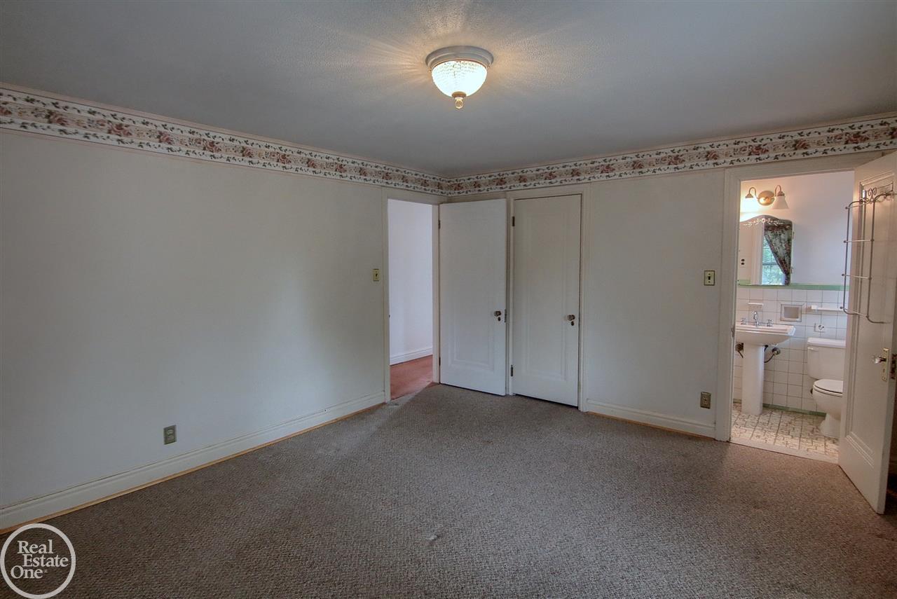 381 Merriweather Road Grosse Pointe Farms, MI 48236 - Photo 15 of 29
