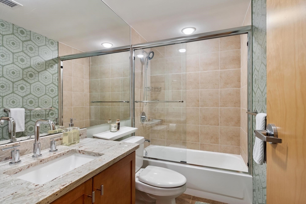 1 Envelope Terrace, Unit 107 Worcester, MA 01604 - Photo 23 of 38