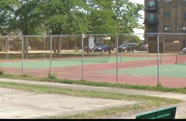 $219,000 | 8901 North Western Avenue, Unit 211, Des Plaines, IL 60016