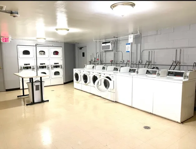 $219,000 | 8901 North Western Avenue, Unit 211, Des Plaines, IL 60016