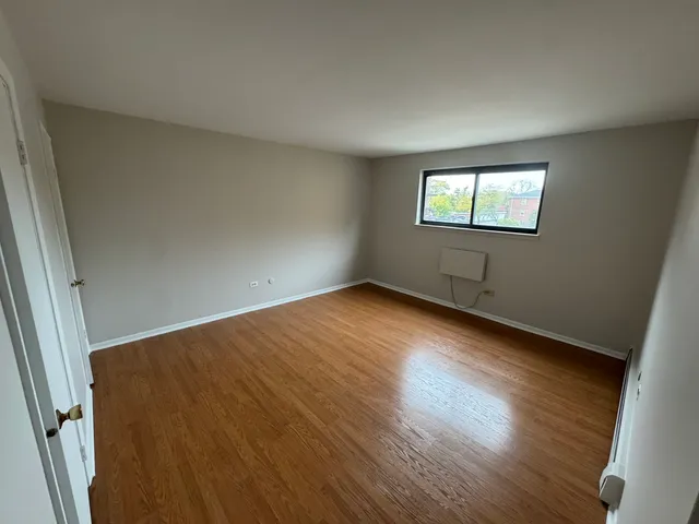 $219,000 | 8901 North Western Avenue, Unit 211, Des Plaines, IL 60016