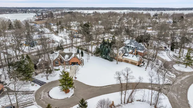 $250,000 | 4275 Forest Valley Court, Waterford, MI 48328