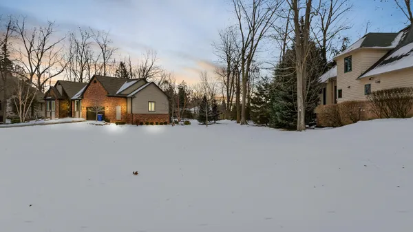 $250,000 | 4275 Forest Valley Court, Waterford, MI 48328