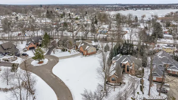 $250,000 | 4275 Forest Valley Court, Waterford, MI 48328