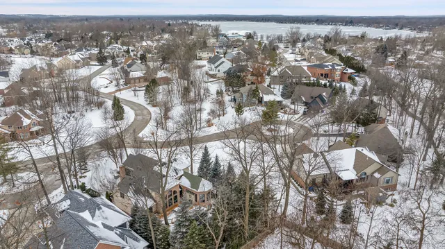 $250,000 | 4275 Forest Valley Court, Waterford, MI 48328