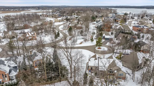 $250,000 | 4275 Forest Valley Court, Waterford, MI 48328