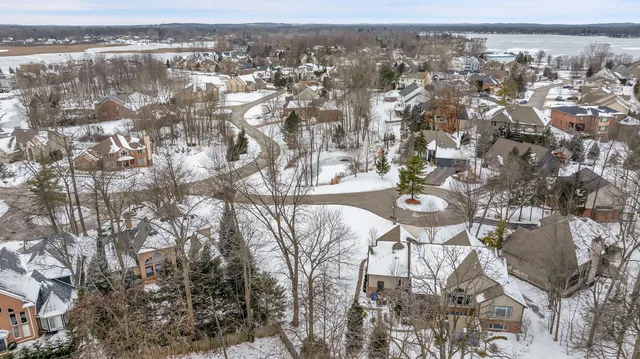 $250,000 | 4275 Forest Valley Court, Waterford, MI 48328