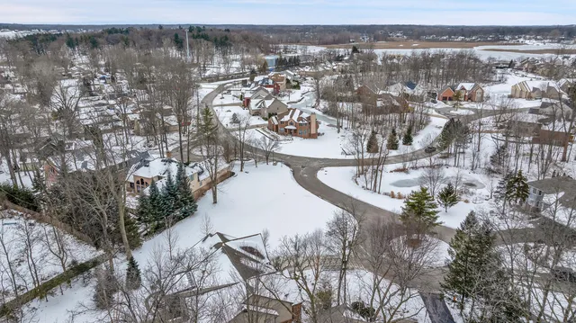 $250,000 | 4275 Forest Valley Court, Waterford, MI 48328