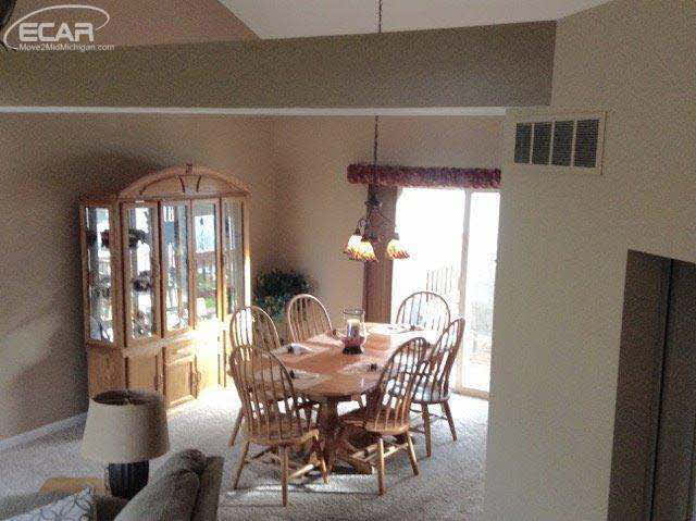 6380 Woodbrook Road Linden, MI 48451 - Photo 12 of 40 20452877-11.JPG