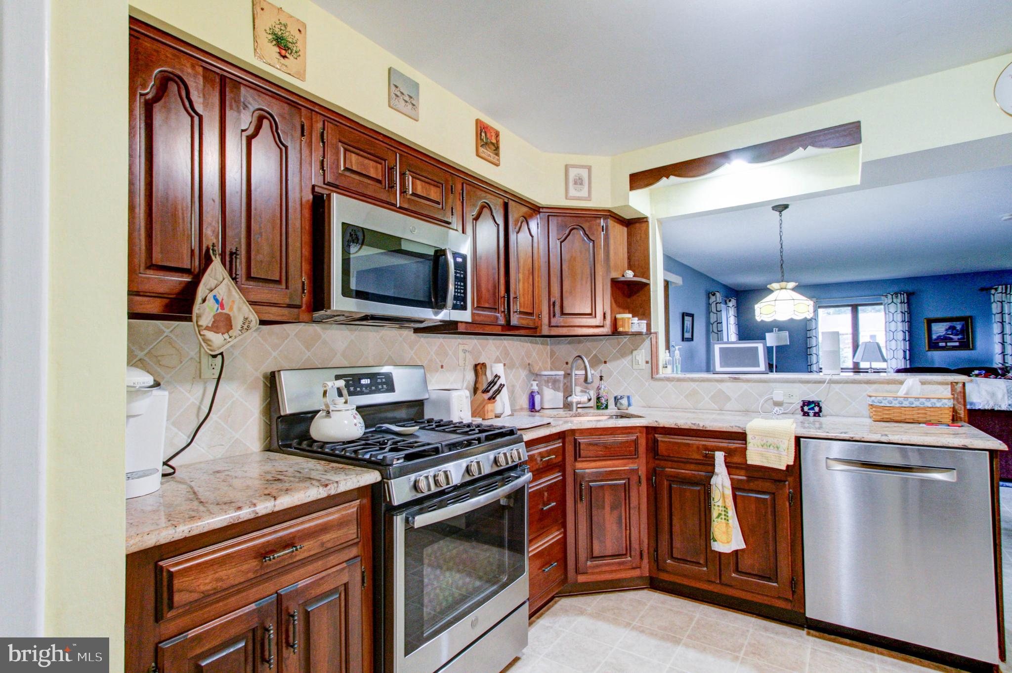248 Hickory Road Warminster, PA 18974 - Photo 15 of 44 Kitchen
