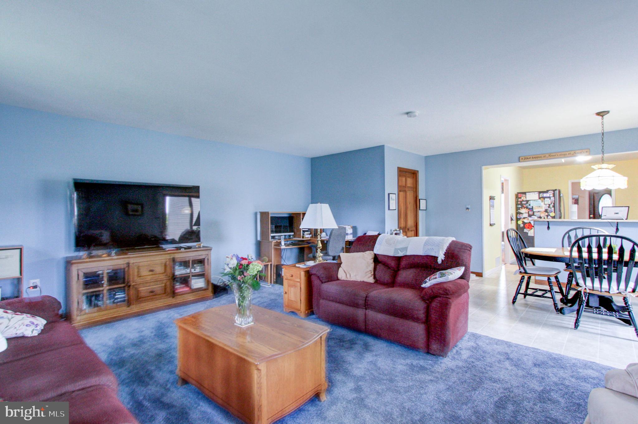 248 Hickory Road Warminster, PA 18974 - Photo 19 of 44 Great room
