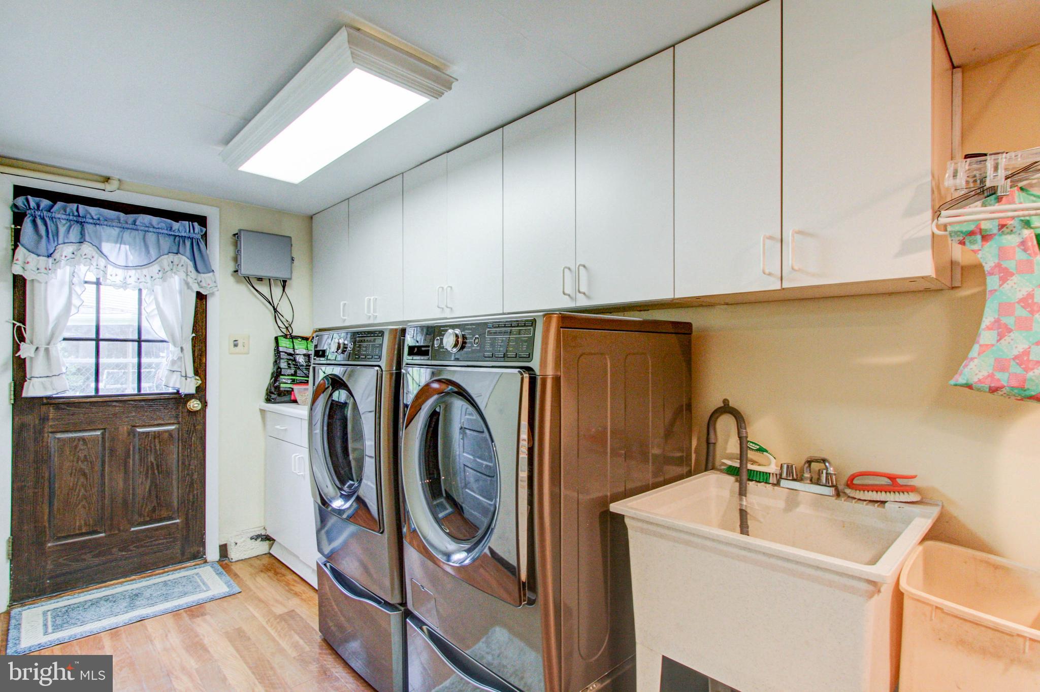 248 Hickory Road Warminster, PA 18974 - Photo 35 of 44 Lower level laundry