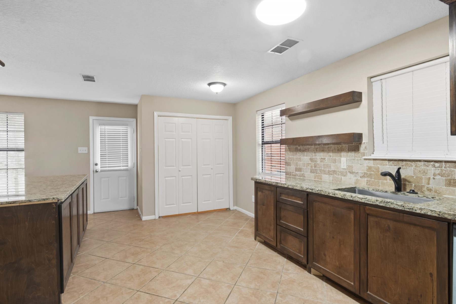 8606 Prima Street Houston, TX 77083 - Photo 12 of 24