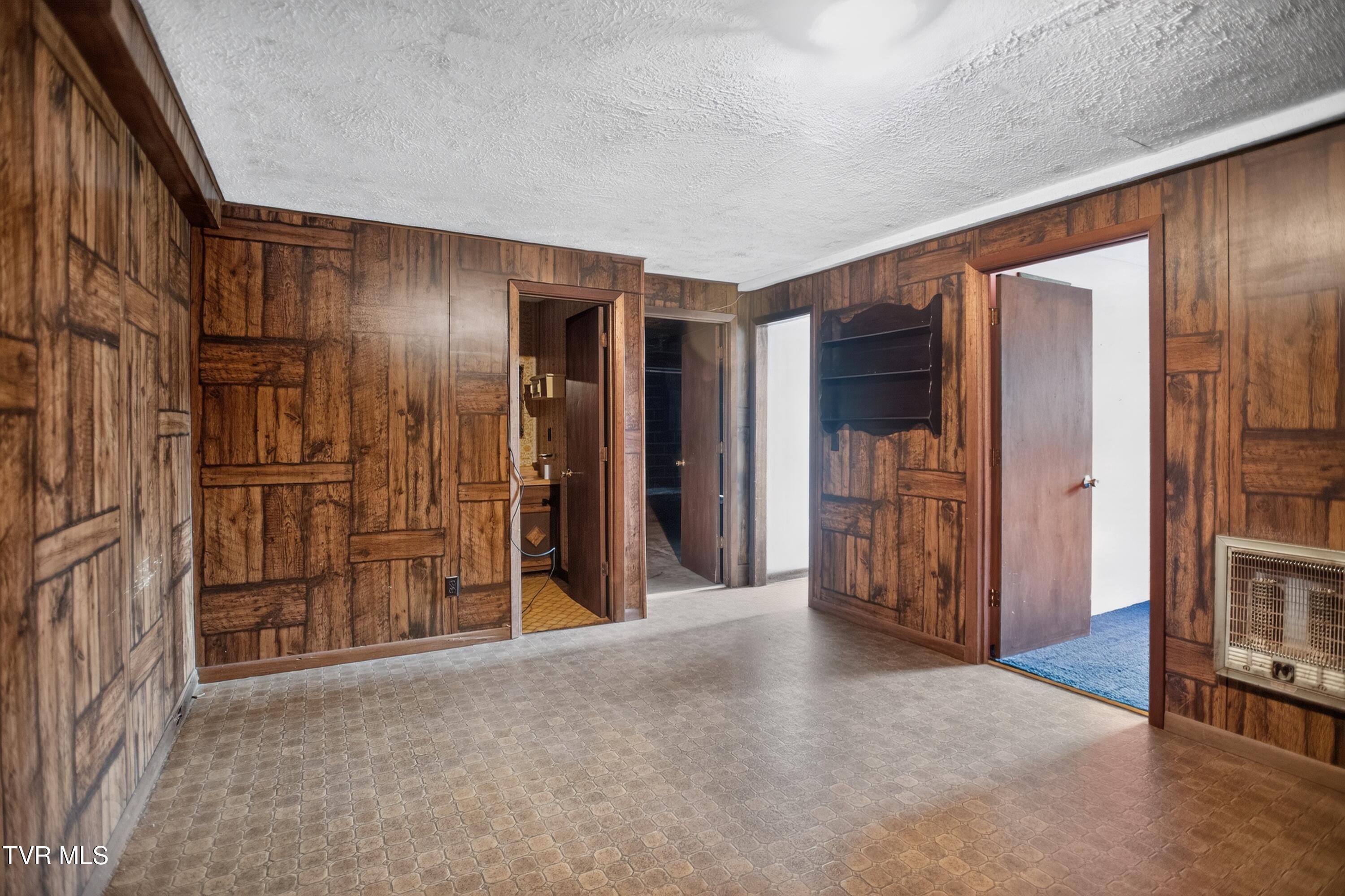 105 Popular Grove Road Elizabethton, TN 37643 - Photo 4 of 17 4