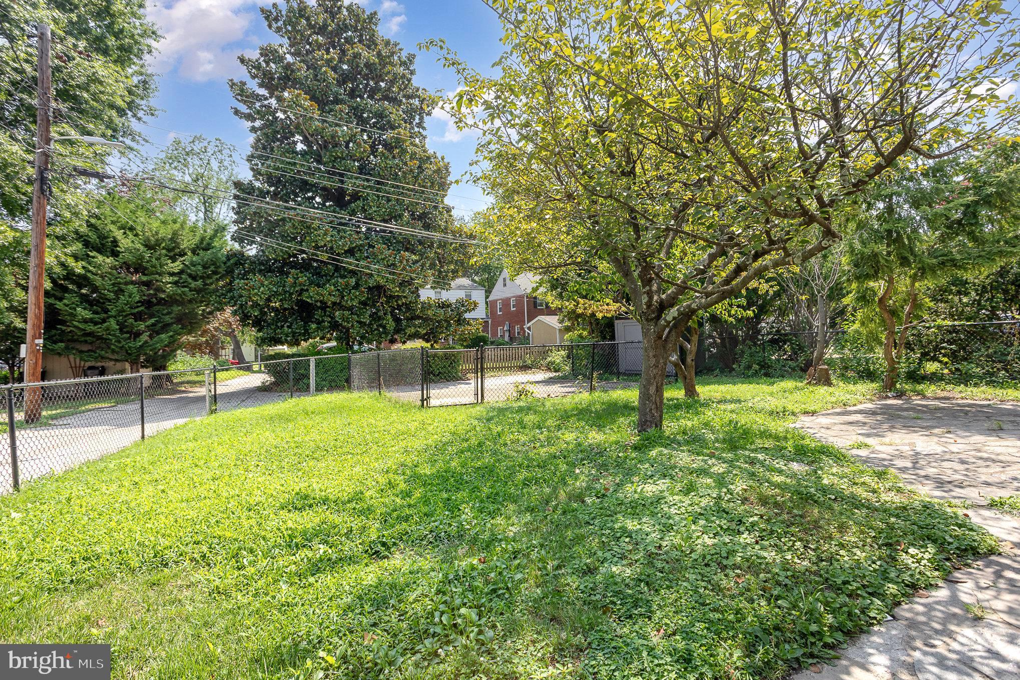 3001 Dunran Road Dundalk, MD 21222 - Photo 27 of 30 Fenced Rear Yard