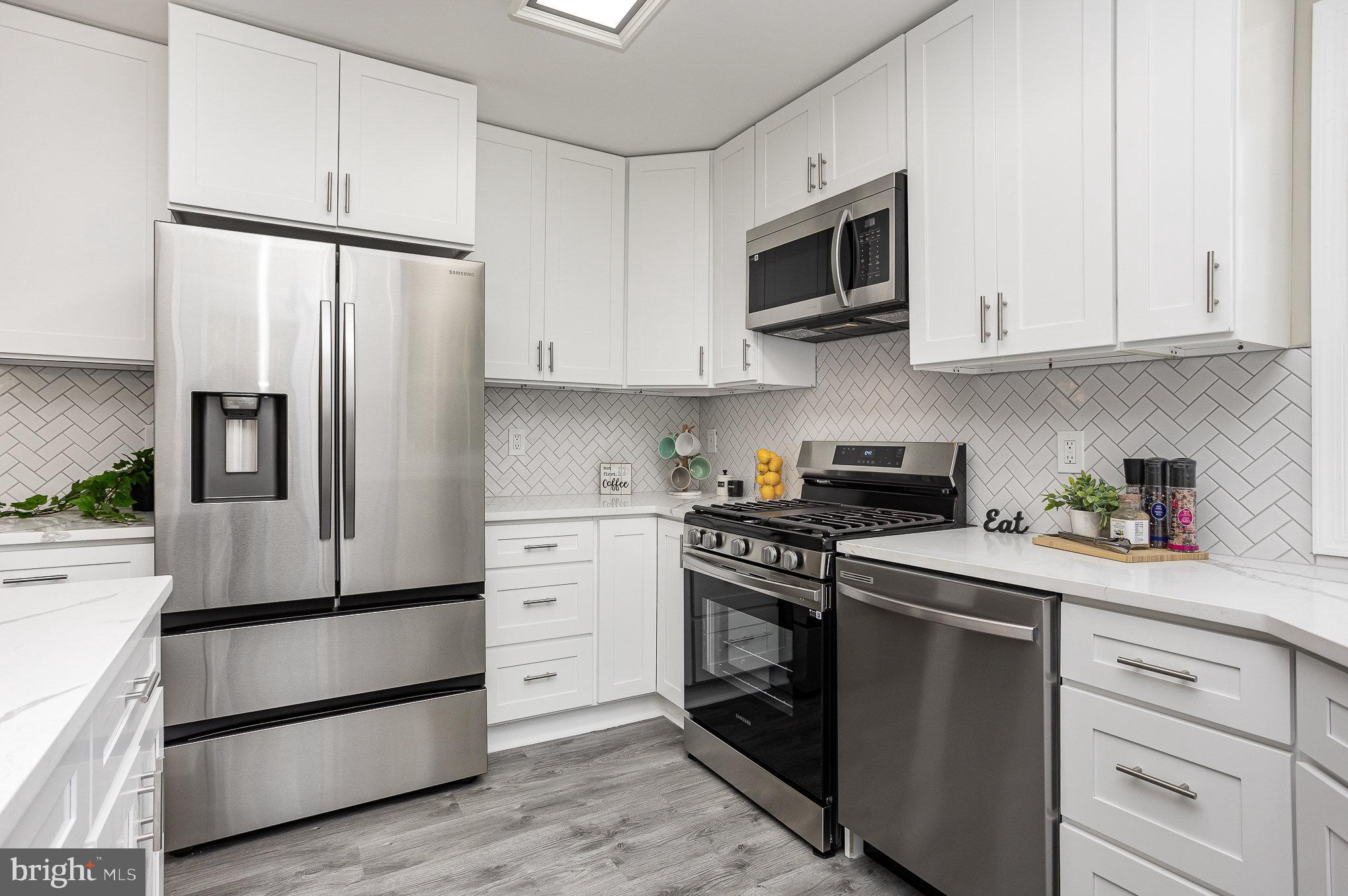 3001 Dunran Road Dundalk, MD 21222 - Photo 9 of 30 Brand New Gleaming Stain Appliances