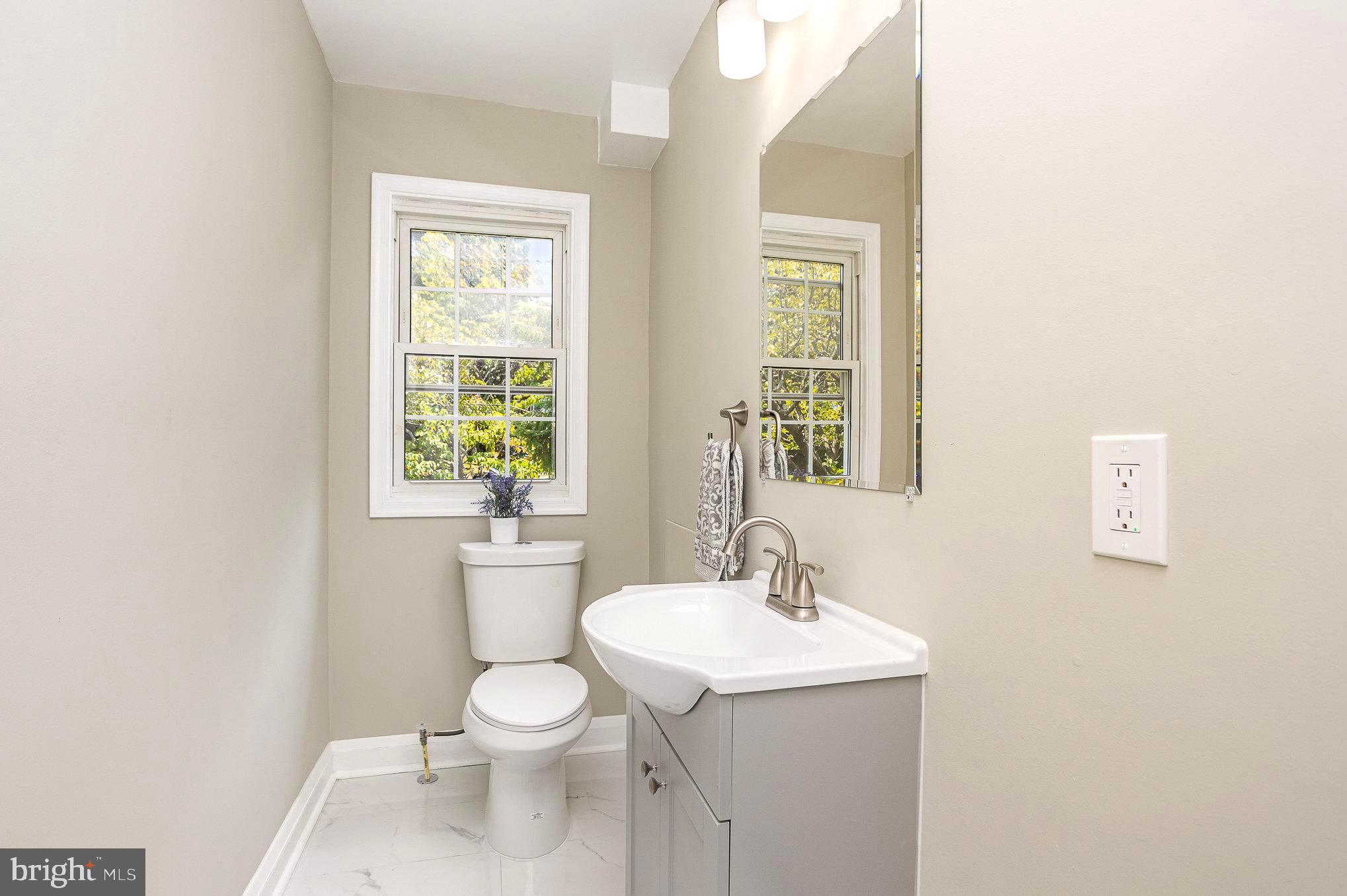 3001 Dunran Road Dundalk, MD 21222 - Photo 10 of 30 Convenient main level half bath