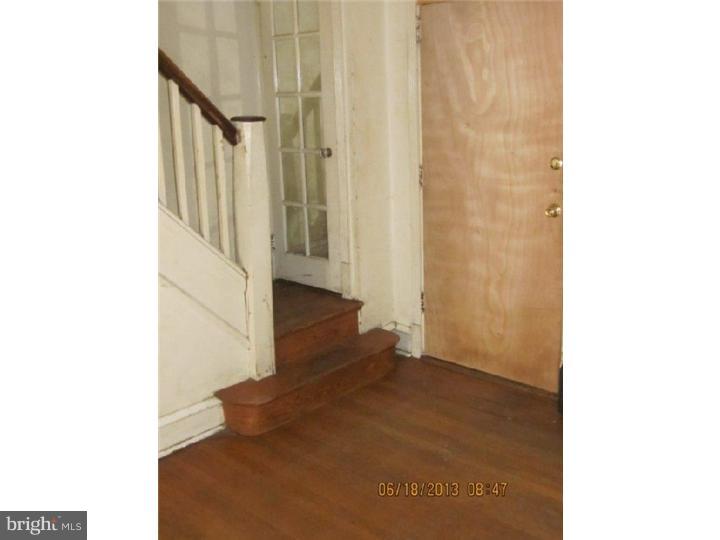 7246 Lamport Road Upper Darby, PA 19082 - Photo 3 of 13