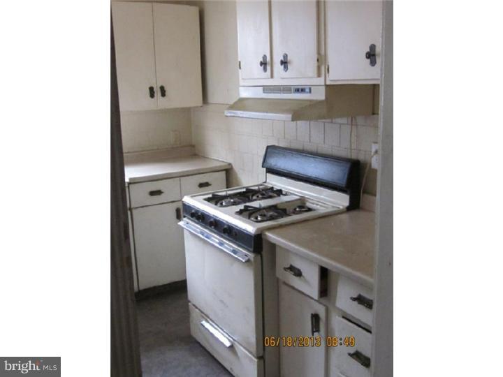 7246 Lamport Road Upper Darby, PA 19082 - Photo 6 of 13