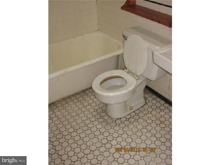 7246 Lamport Road Upper Darby, PA 19082 - Photo 8 of 13