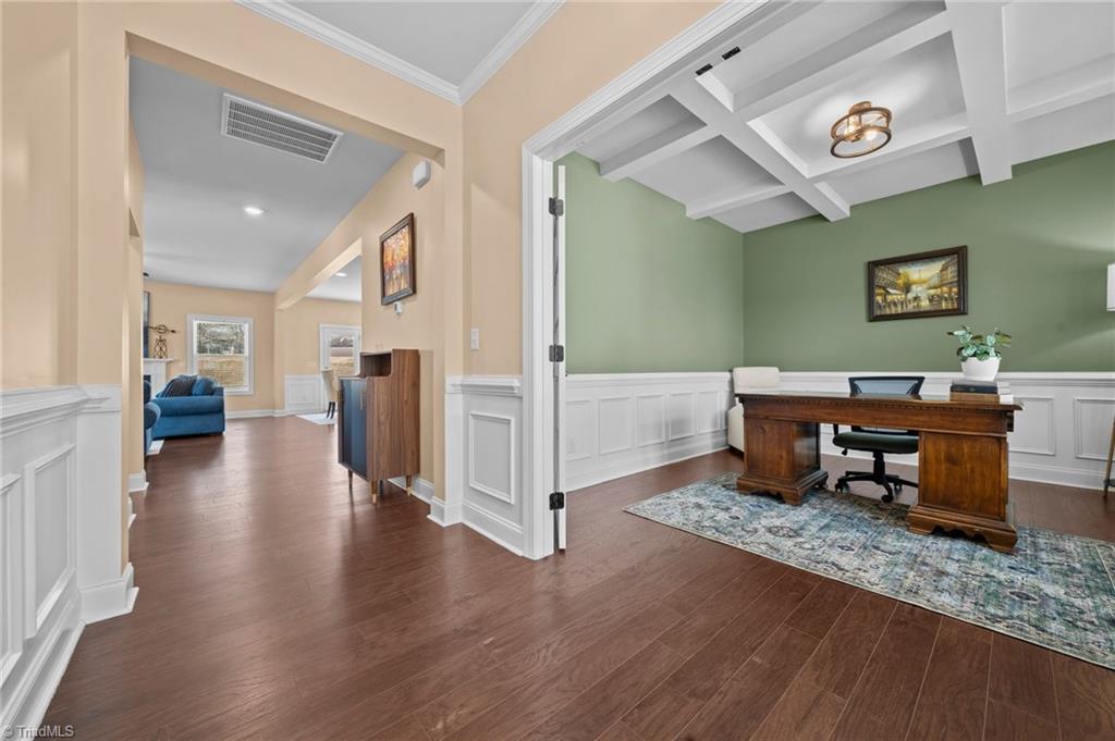 5619 Glad Acres Road Pfafftown, NC 27040 - Photo 5 of 45 Entryway