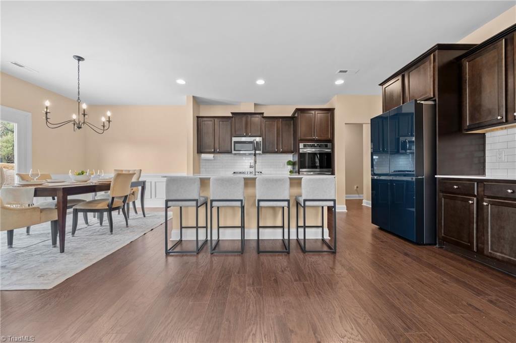 5619 Glad Acres Road Pfafftown, NC 27040 - Photo 9 of 45 Kitchen/ Breakfast Area