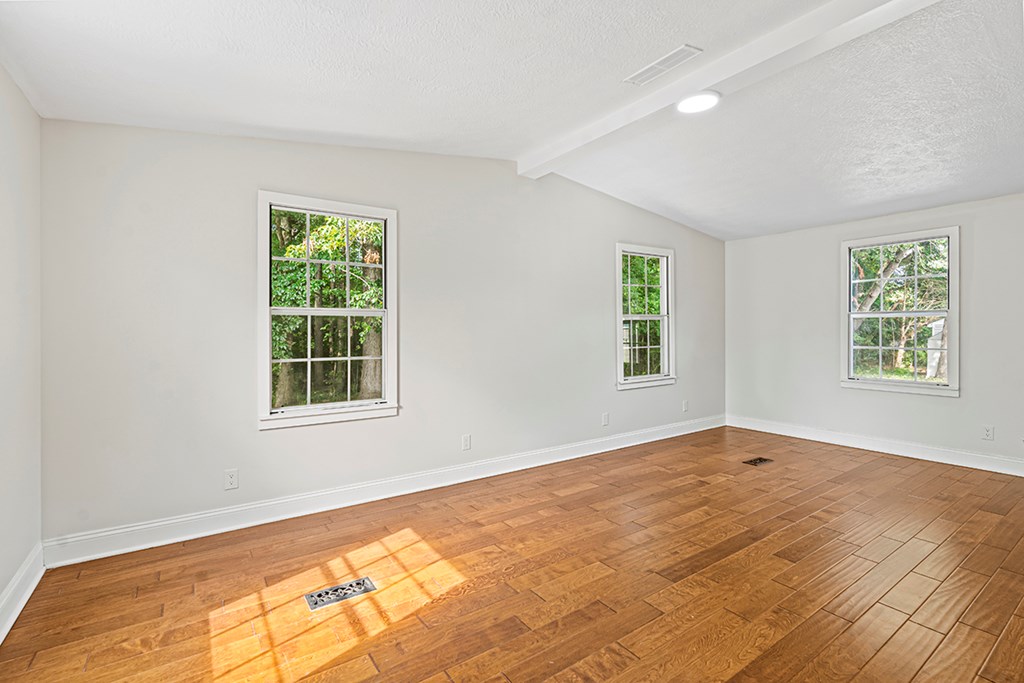 193 Hunnicutt Lane Kinards, SC 29355 - Photo 12 of 24 Gallery Image 12