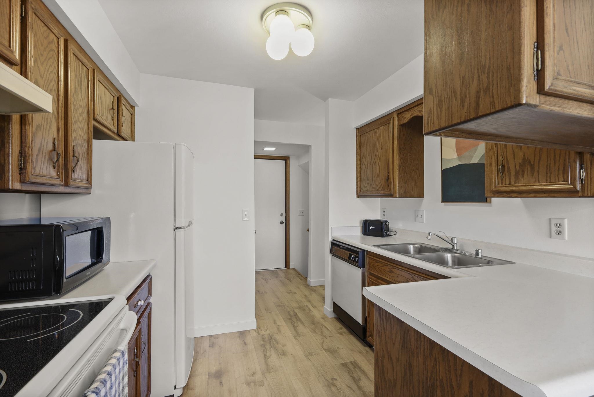 7372 Old Sauk Road Madison, WI 53717 - Photo 21 of 36