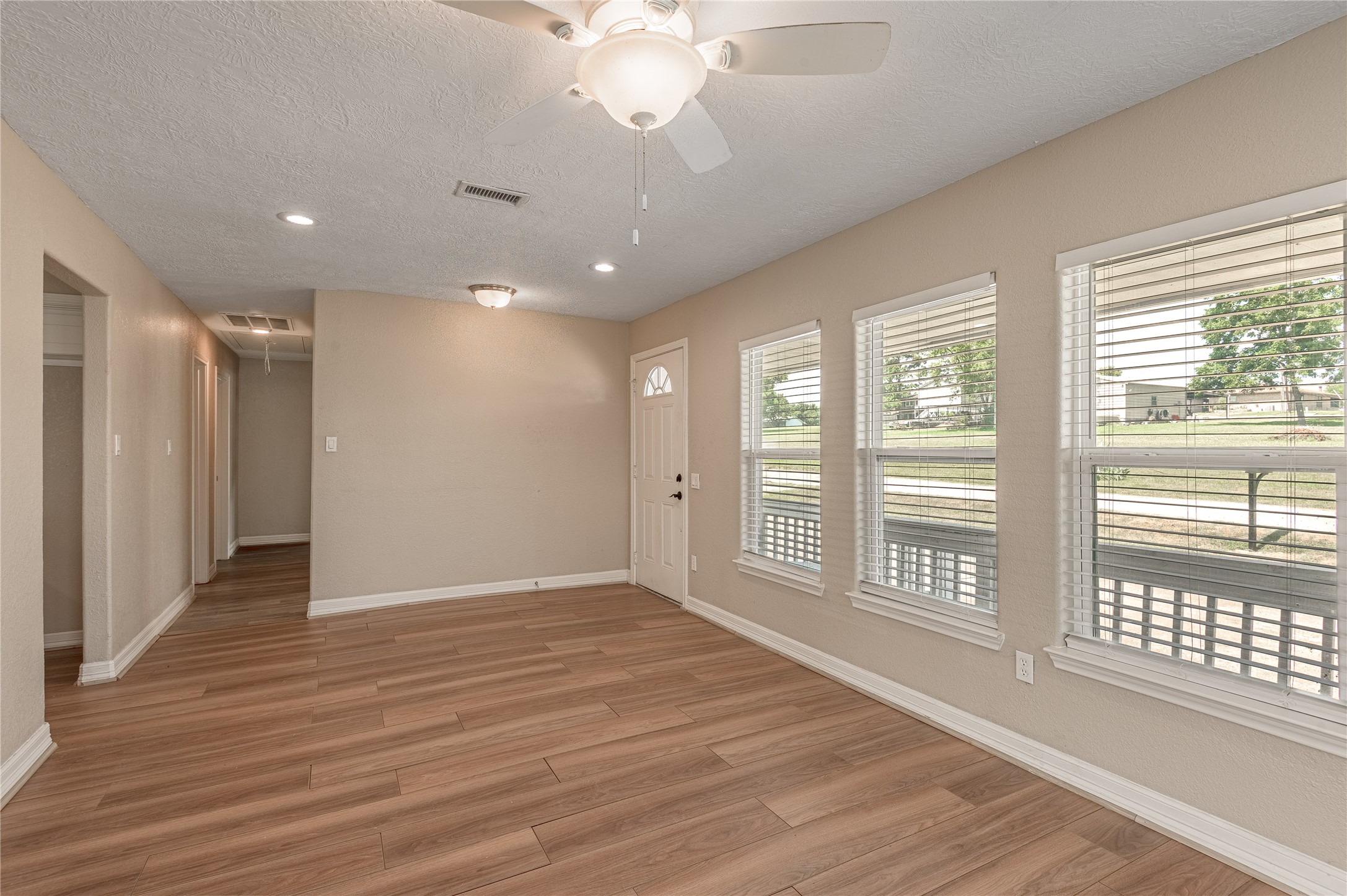 280 Crestmont Point Blank, TX 77364 - Photo 7 of 35