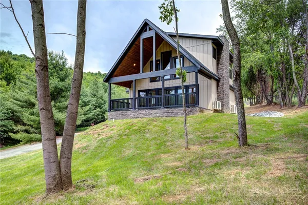 $599,900 | 180 Twin Oaks Mountain Boulevard, Sparta, NC 28675