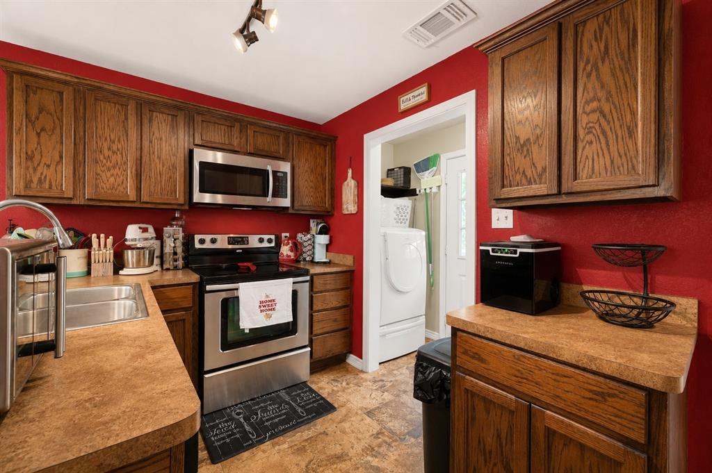 1111 Ridgewood Road Denison, TX 75020 - Photo 6 of 18 Gallery Image 6