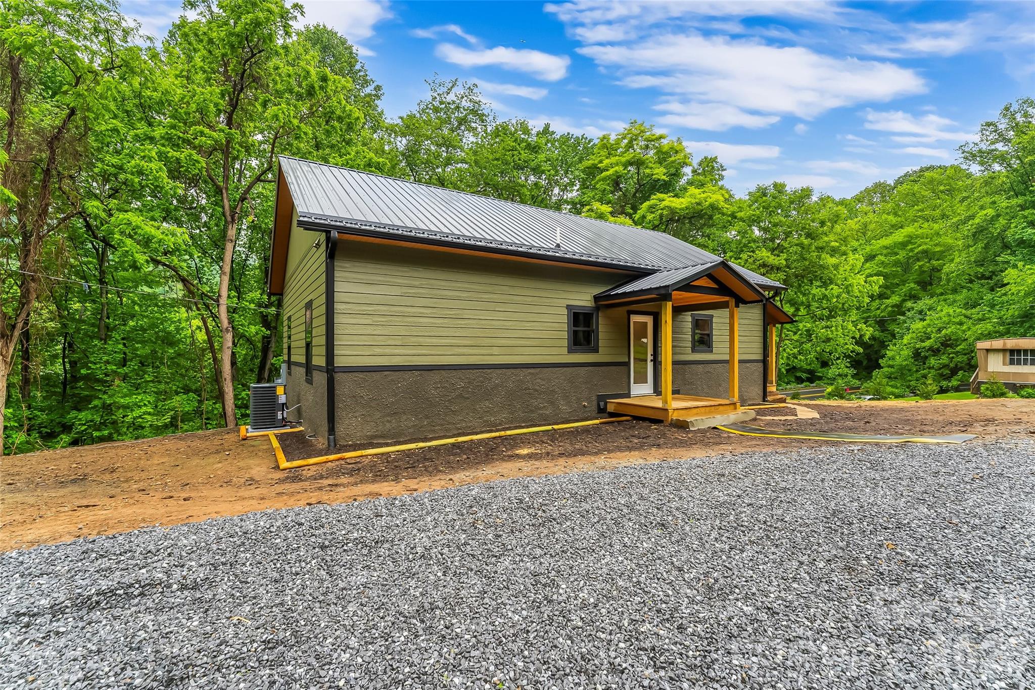 1737 Newfound Road Leicester, NC 28748 - Photo 42 of 47