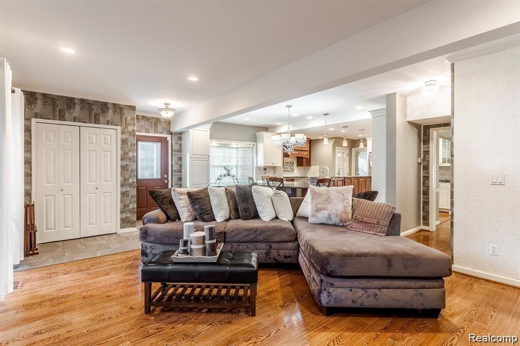 1263 Whittier Road Grosse Pointe Park, MI 48230 - Photo 18 of 39