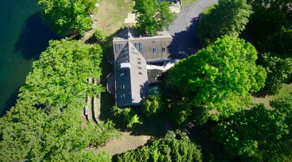 $1,999,999 | 2 Blue Heron Lane, Deerfield, NH 03037