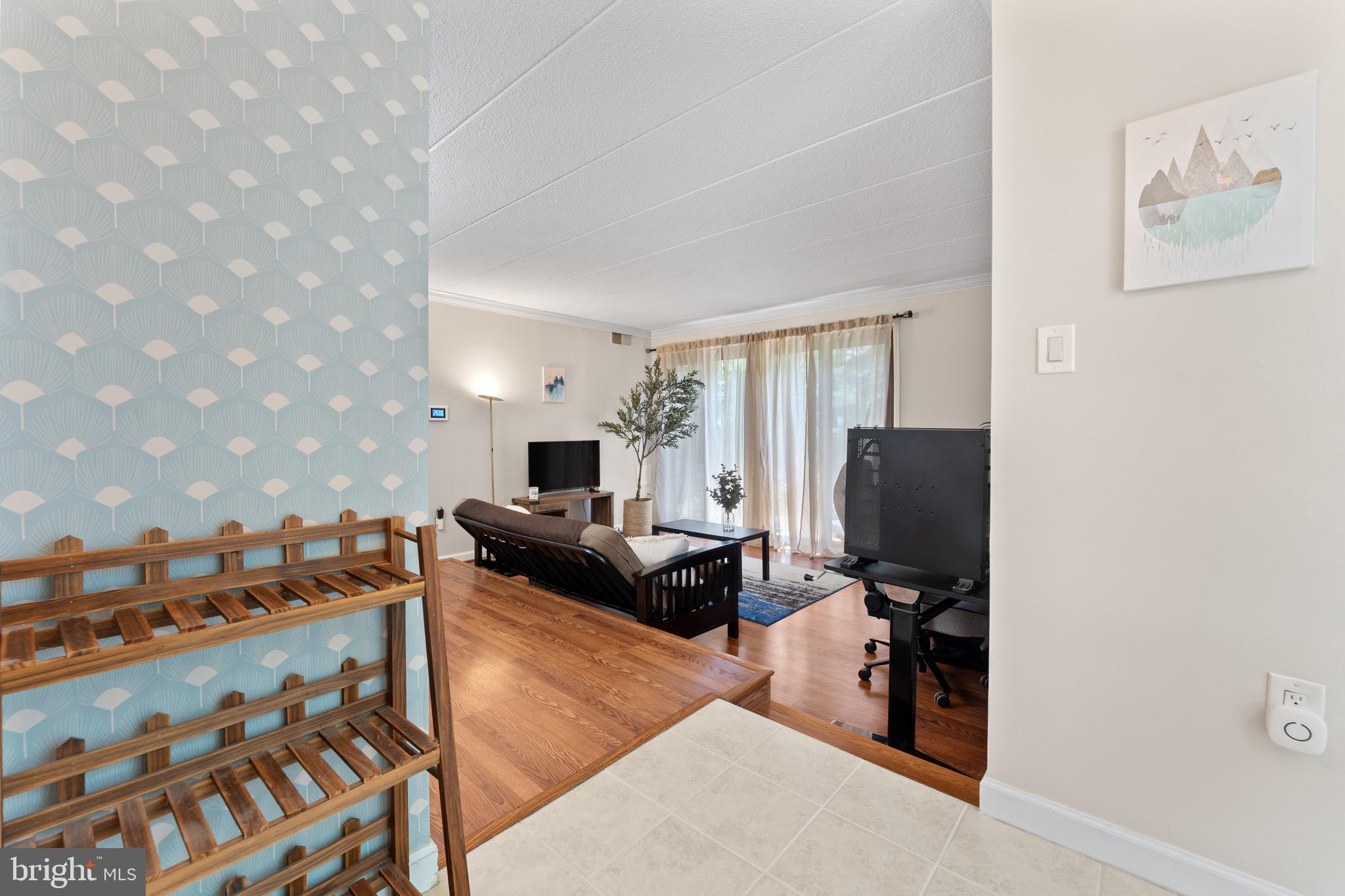 11617 Windbluff Court, Unit 9B Reston, VA 20191 - Photo 7 of 46 Foyer