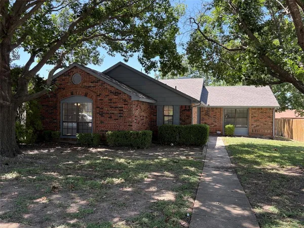 $269,900 | 1362 Southridge Drive, Lancaster, TX 75146