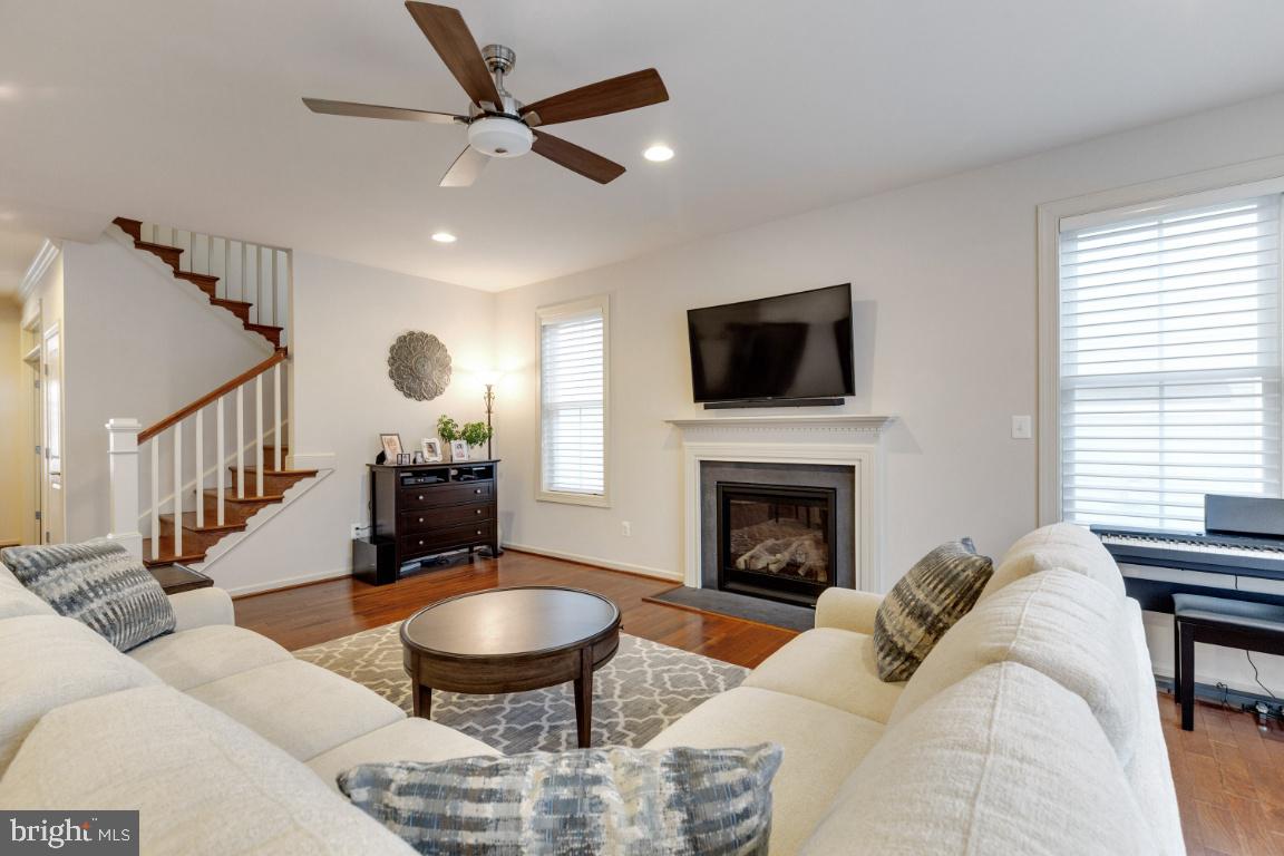 23578 Prosperity Ridge Place Brambleton, VA 20148 - Photo 13 of 42 Great Room