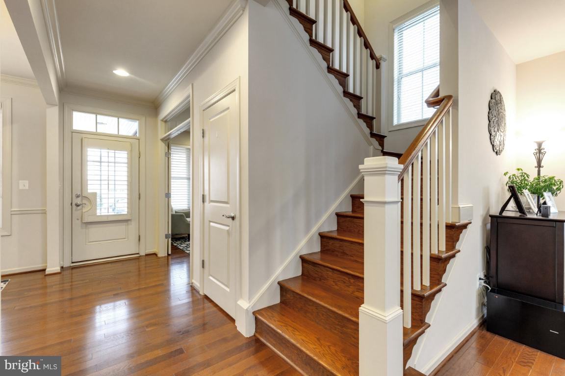 23578 Prosperity Ridge Place Brambleton, VA 20148 - Photo 3 of 42 Foyer Area