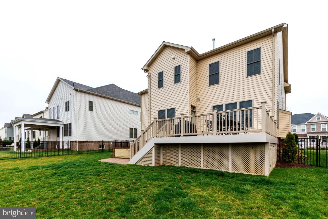 23578 Prosperity Ridge Place Brambleton, VA 20148 - Photo 39 of 42 Backyard