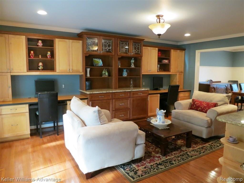 45705 Drexel Road Canton, MI 48187 - Photo 4 of 24 Custom Living Room
