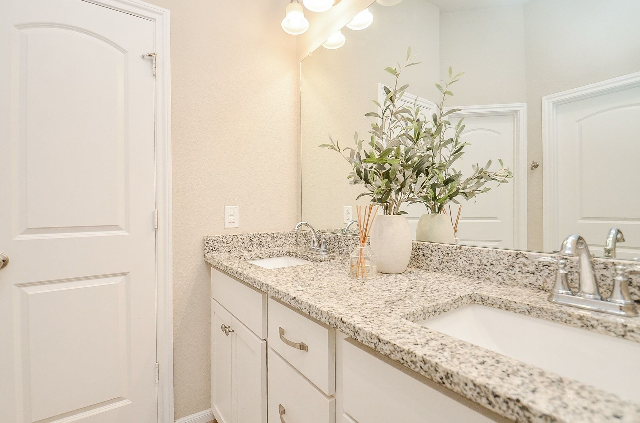5146 Prairie Terrace Lane Fulshear, TX 77441 - Photo 18 of 26 Color scheme is pleasing throughout the entire property