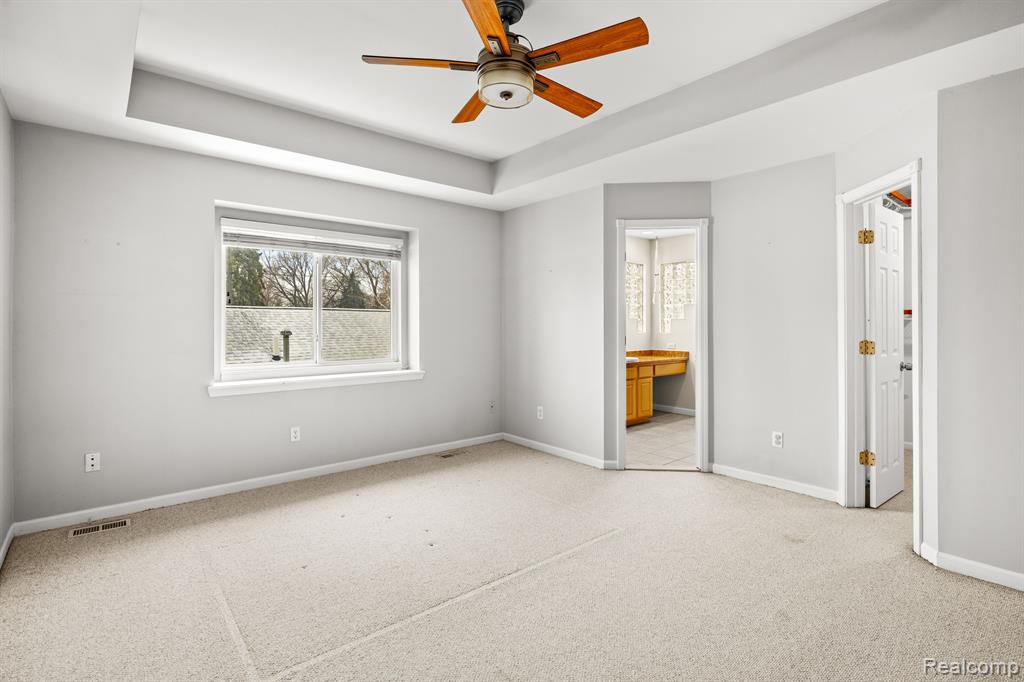 1307 South Cass Lake Road Waterford, MI 48328 - Photo 31 of 43