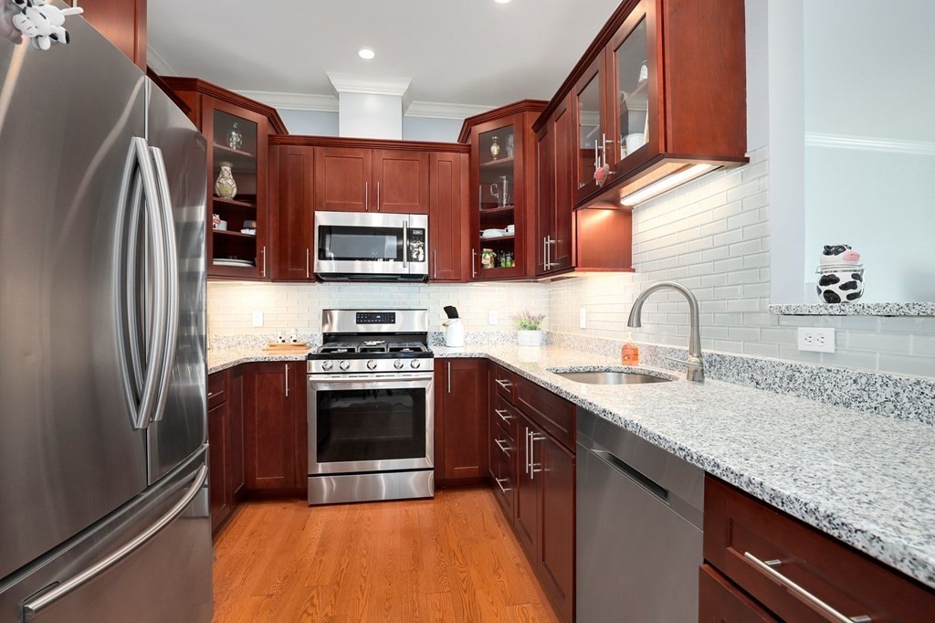 21 Hampshire Road, Unit 216 Methuen, MA 01844 - Photo 5 of 32 Gallery Image 5