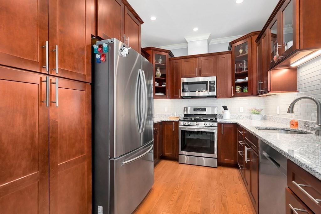 21 Hampshire Road, Unit 216 Methuen, MA 01844 - Photo 6 of 32 Gallery Image 6