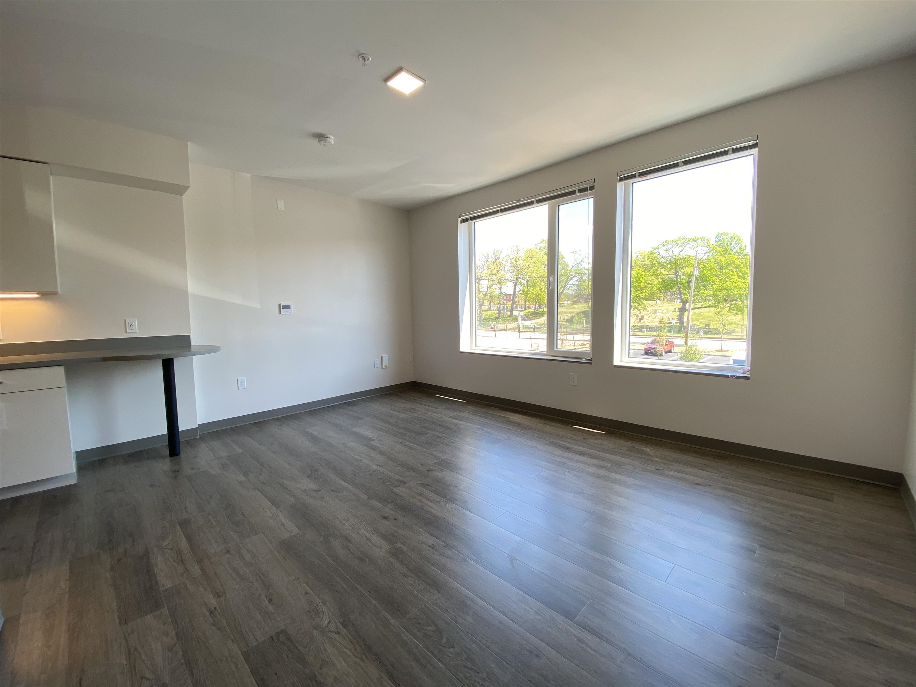 409 Elm Street, Unit 202 Manchester, NH 03101 - Photo 8 of 39